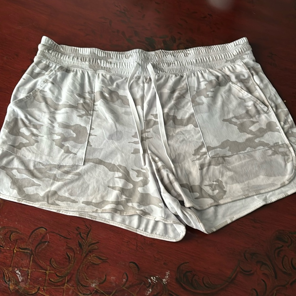 White camo shorts